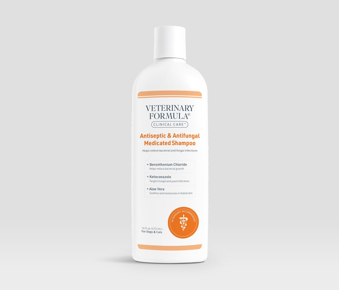 Synergy Labs Veterinary Formula Clinical Care Antiseptic and Antifungal Medicated Shampoo